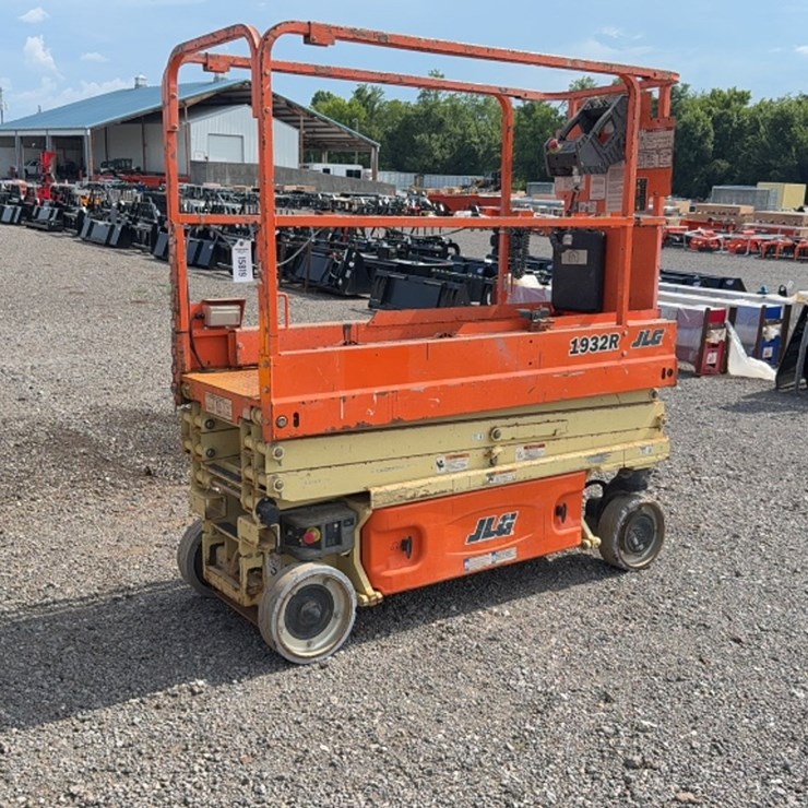 2017 JLG 1930ES