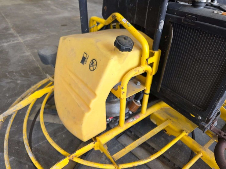 2006-wacker-crt48-ride-on-trowel,-48”,-vanguard/daihtsu-dm950g-gas-engine,-452.9-hours,-comes-with-t-image-13