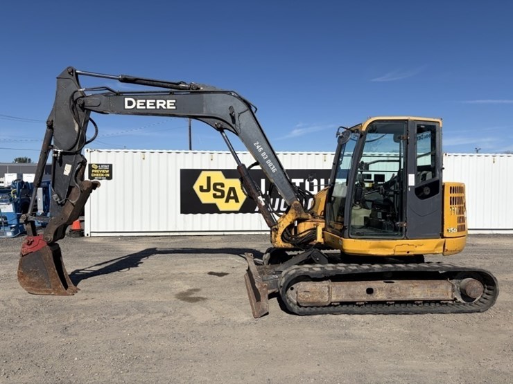 2011-deere-85d-image-7