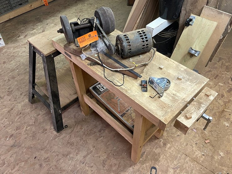 #7133-•-woodworking-table-and-contents-image-1