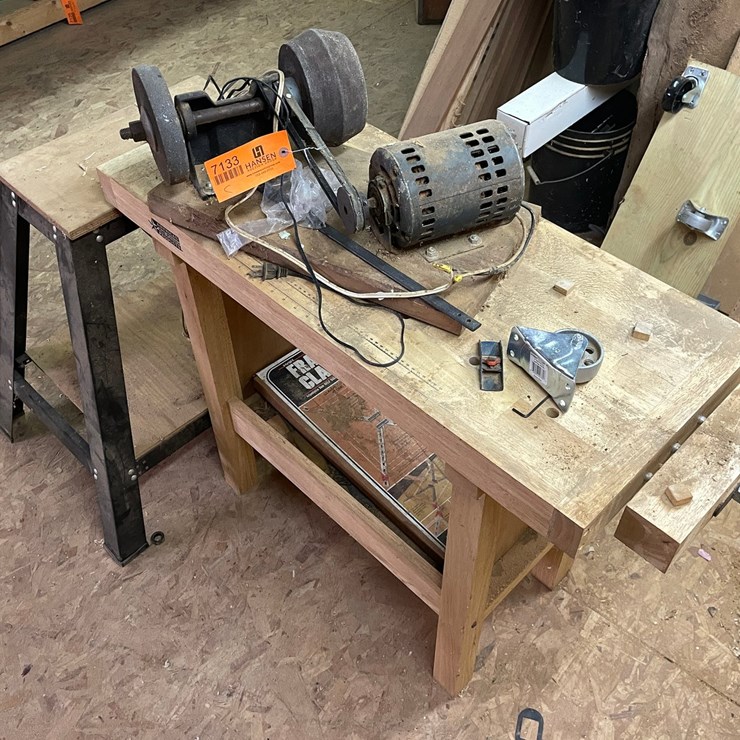 #7133 • Woodworking Table and Contents