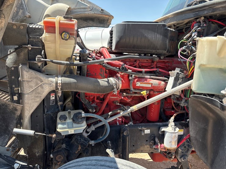 2013-freightliner-coronado-122-sd-image-7