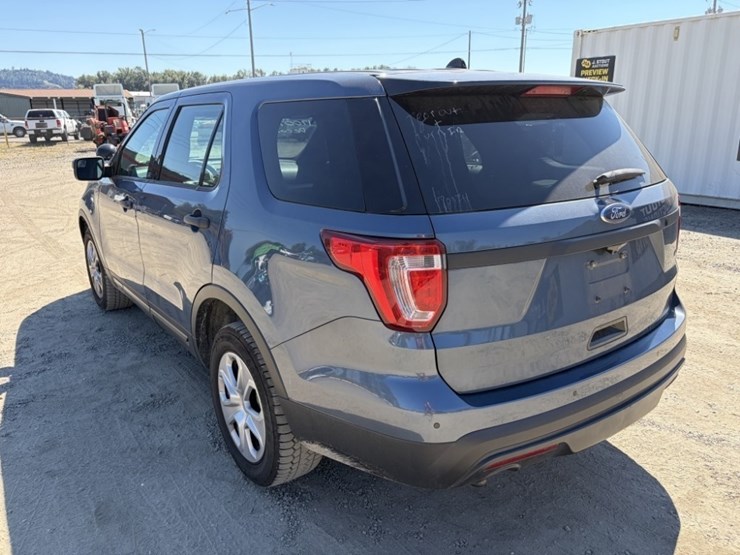 2017-ford-explorer-image-6