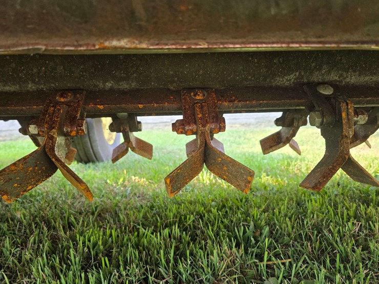 john-deere-220-image-7