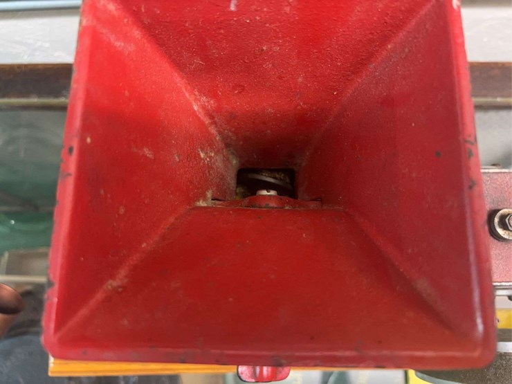 1/2-scale-john-deere-model-e-horse-hit-and-miss-wngine-and-arcade-burr-mill-image-23