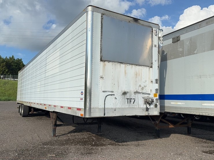 2009-utility-53'-image-2