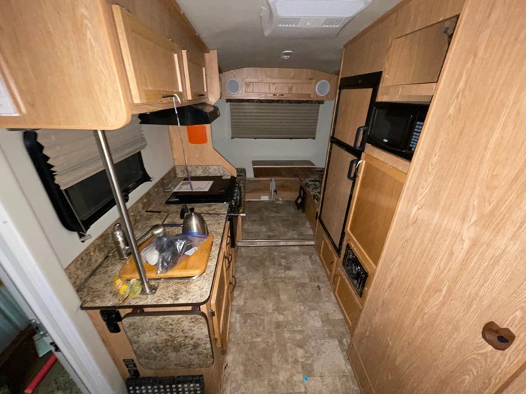 #7001-•-2018-escape-5.0-ta-5th-wheel-camper-(has-mn-title-in-dealy)-image-40