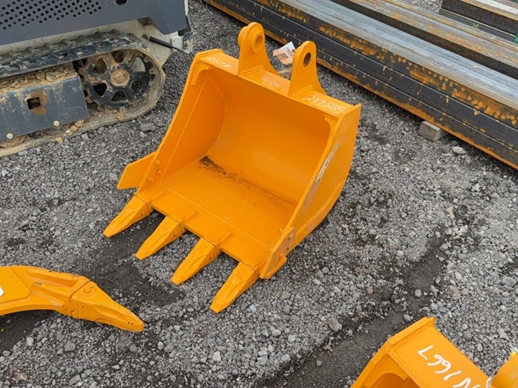 caterpillar-305-image-2
