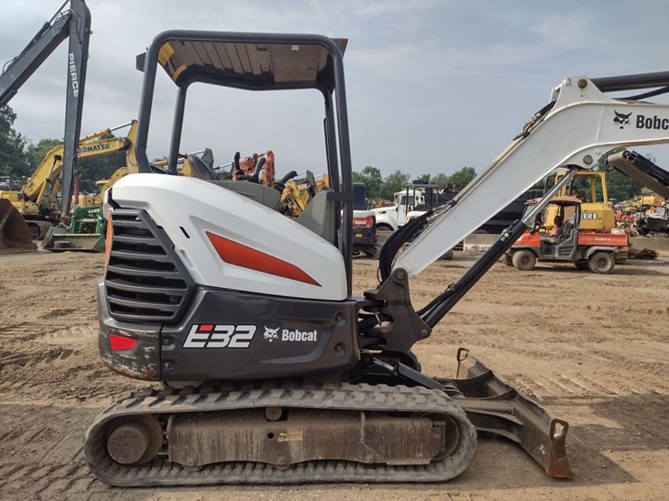 bobcat-e32-image-27