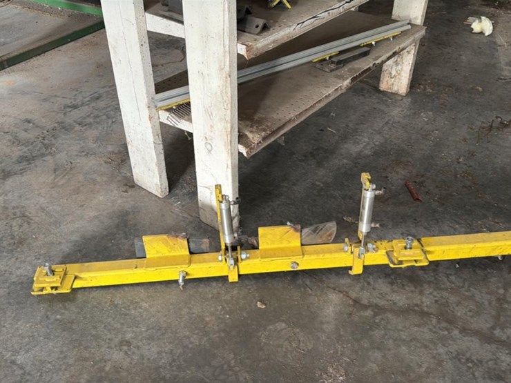 #151-•-universal-machinery-pallet-nailer-image-34