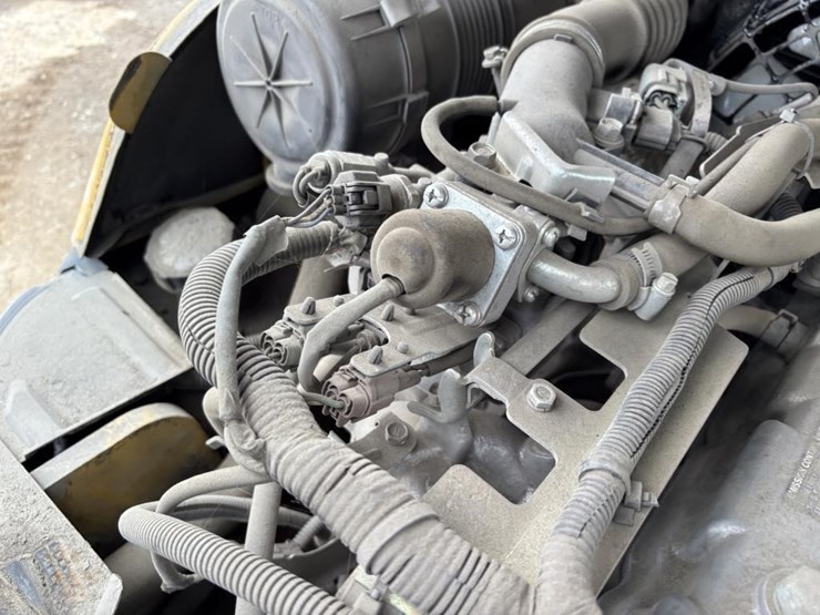 2016-caterpillar-2c6000-image-37