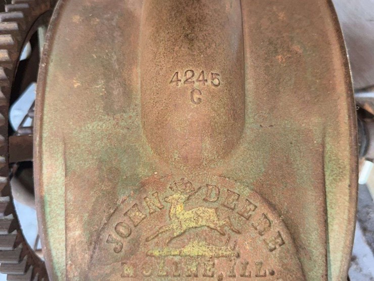 john-deere-no.-2-two-hole-corn-sheller-image-10