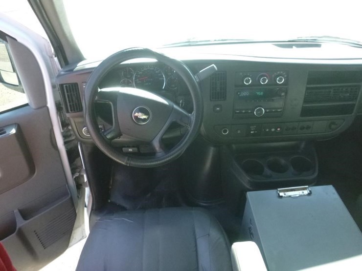 2014-chevrolet-express-2500-image-8