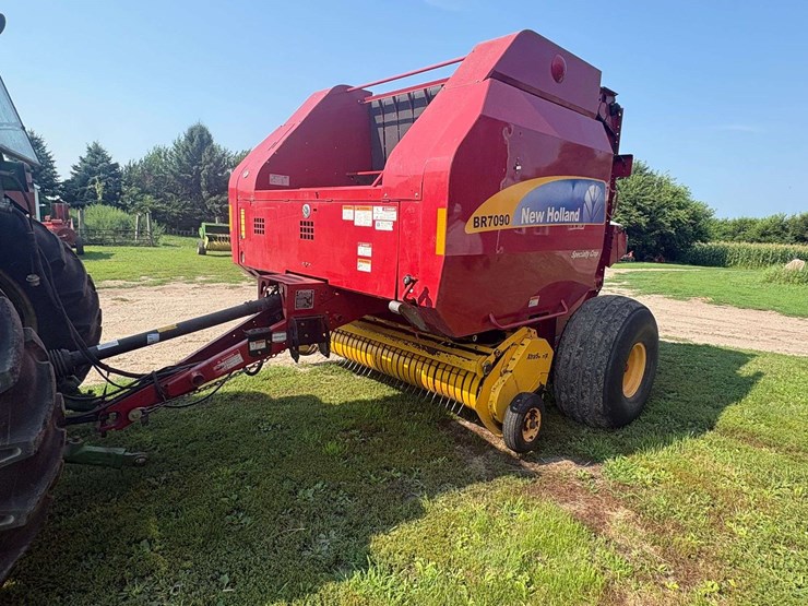 2011-new-holland-br7090-image-7