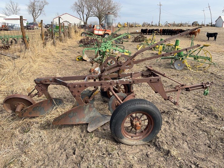 john-deere-no.-44-pull-type-two-bottom-plow-image-6