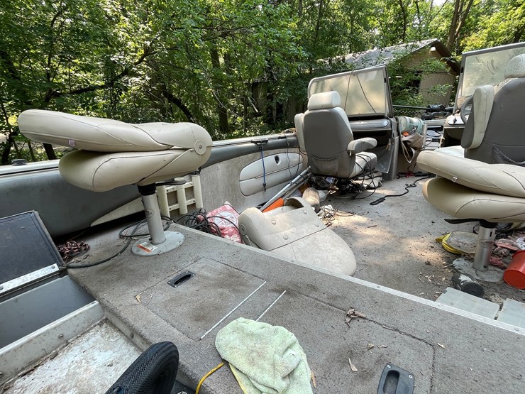 #7002-•-2004-crestliner-2050-sportfish-boat-&-trailer-(mn-title-in-delay)-image-40