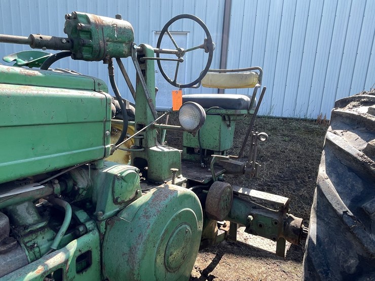 john-deere-b-image-11