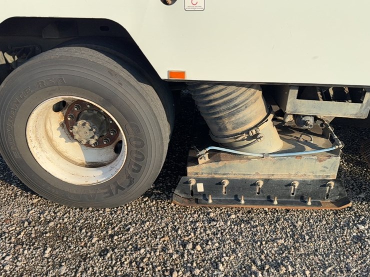 2007-international-durastar-4300-image-6