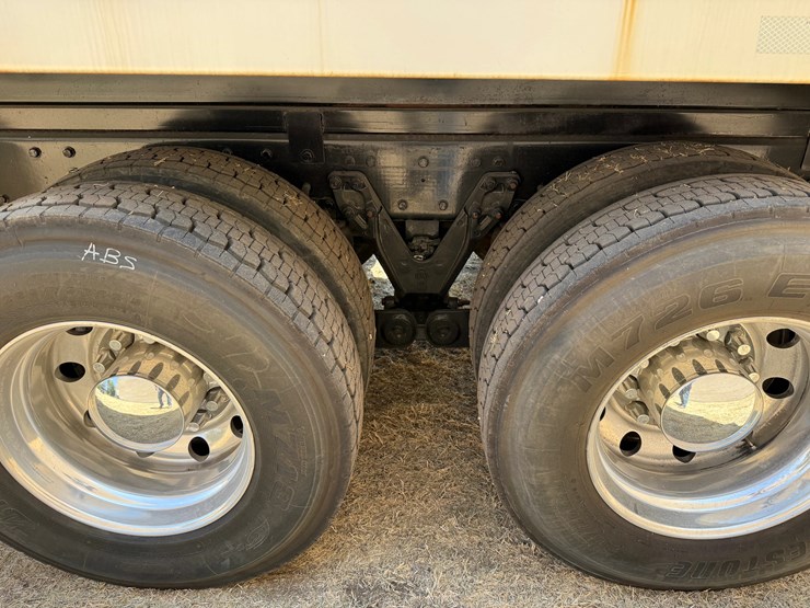 2019-kenworth-t680-image-9