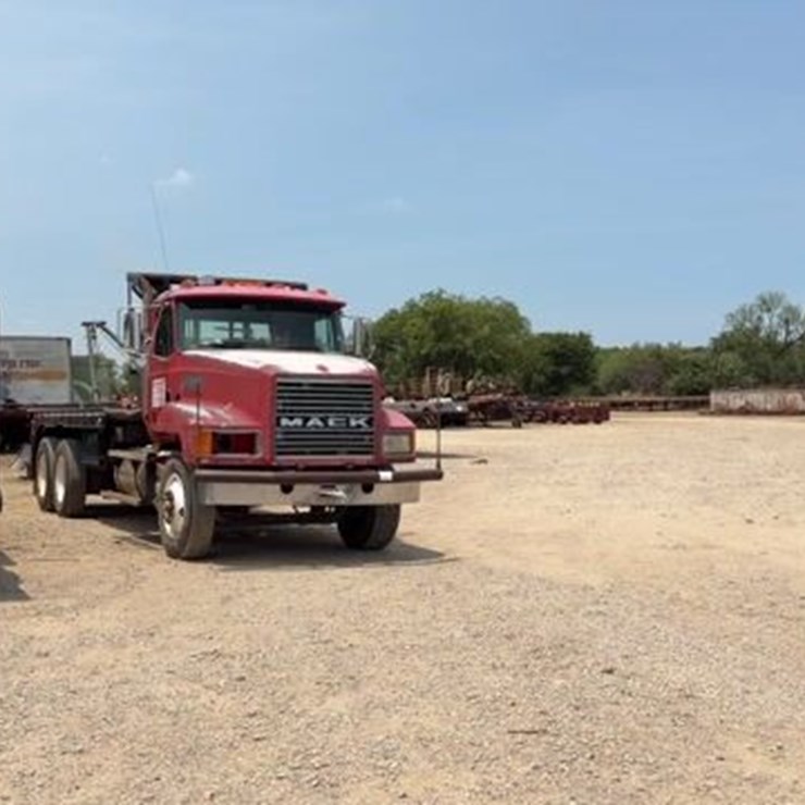 2000 MACK CH612