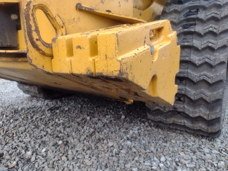 deere-325g-image-32