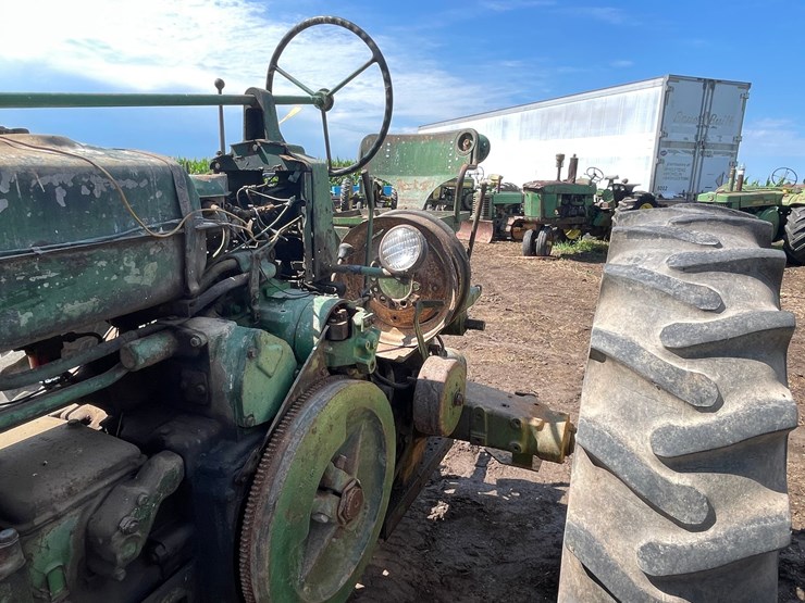 john-deere-70-image-12
