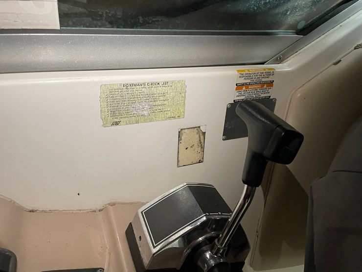 #2798-•-1999-chaparral-signature-27-cabin-cruiser-boat-image-51