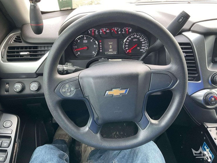 2015-chevrolet-tahoe-image-15