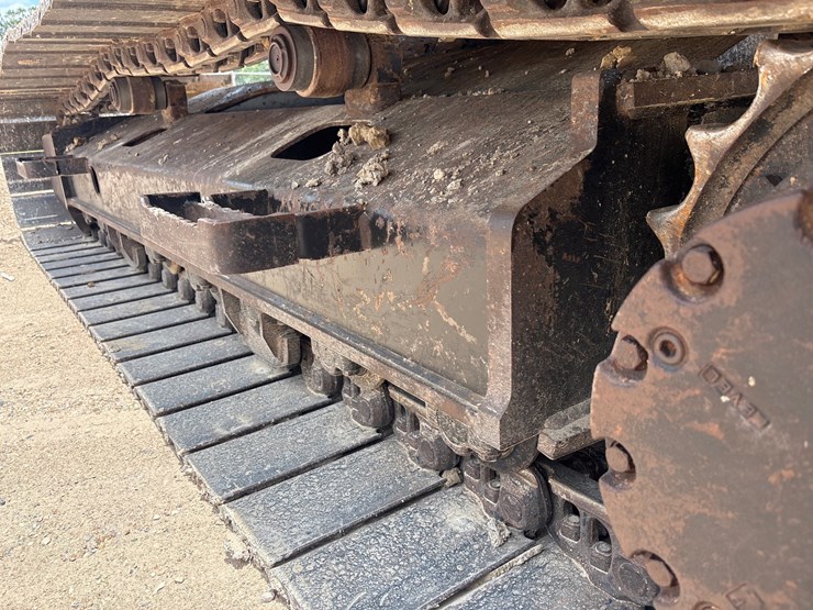 2023-deere-210-p-tier-image-9