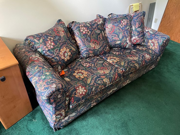 #7315-•-couch-image-1