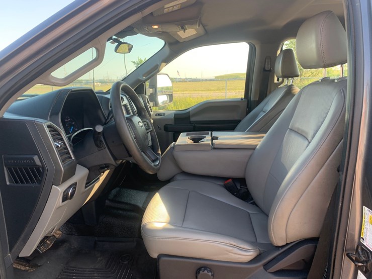 2022-ford-f250-image-8
