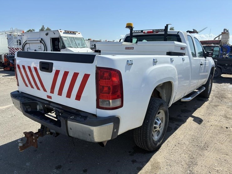 2012-gmc-sierra-2500hd-image-3