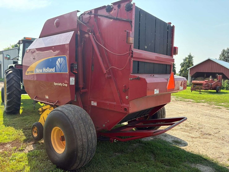2011-new-holland-br7090-image-5