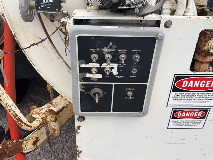 1997-vactor-2115-image-4