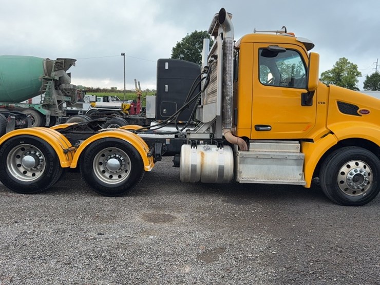 2015-peterbilt-579-image-4