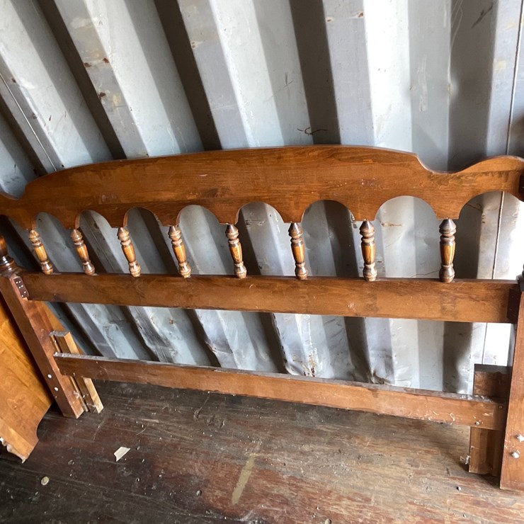 DRESSER 33