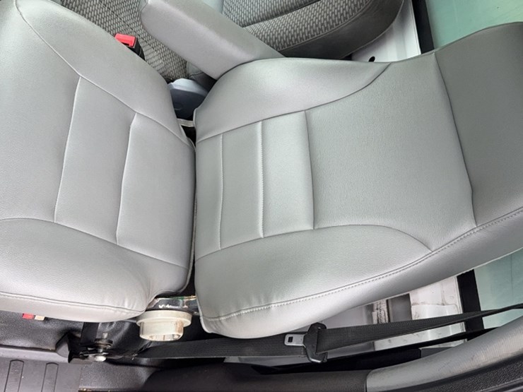 2013-ford-f750-image-16