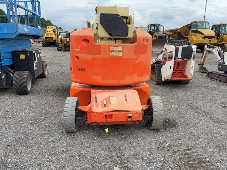 2008-jlg-e400a-image-11