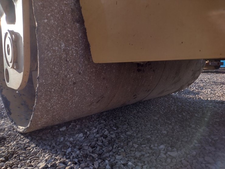 caterpillar-cb34xw-image-22