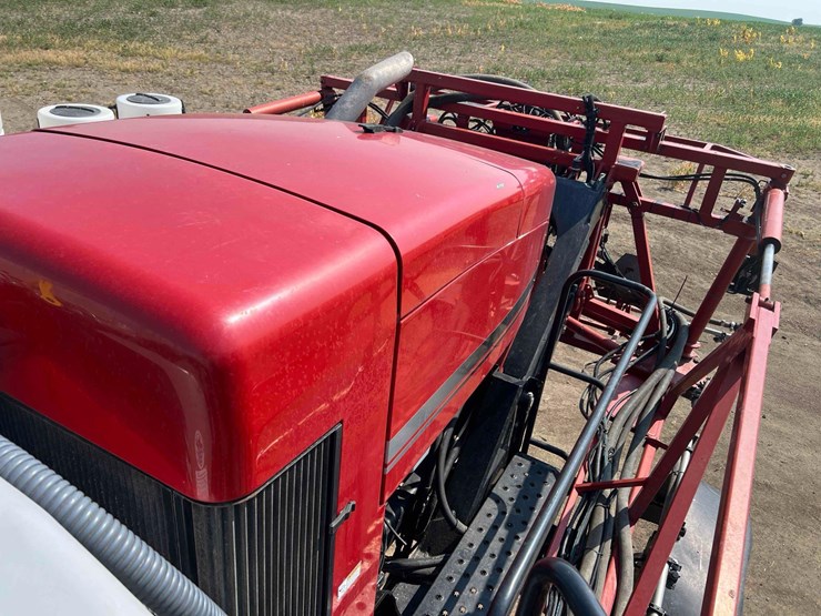 case-ih-patriot-4430-sprayer-image-17