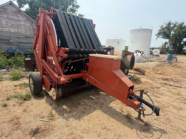 hesston-5800-image-1