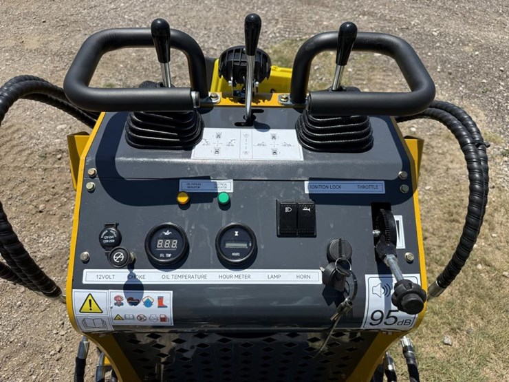 #241-•-mini-skid-steer-stand-on-loader---ssl60---gas-image-6