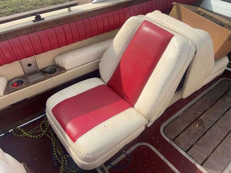 18’-cobalt-boat-and-trailer-image-21