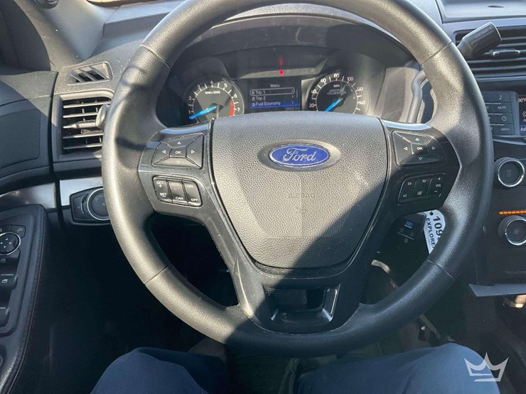 2019-ford-explorer-image-14