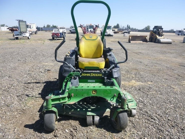2021-john-deere-60-image-11