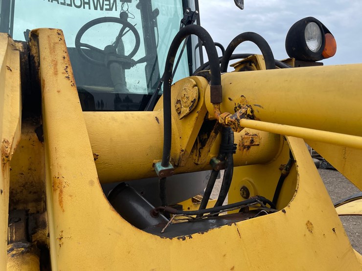 2005-new-holland-lw80b-image-24