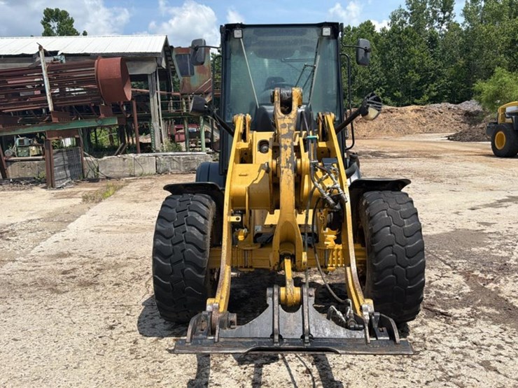 2015-caterpillar-908h2-image-8