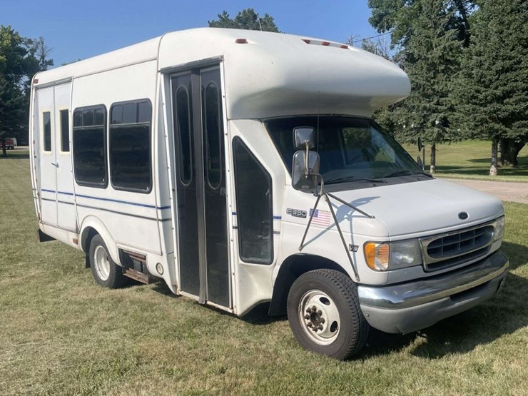 2001-ford-e350-image-1