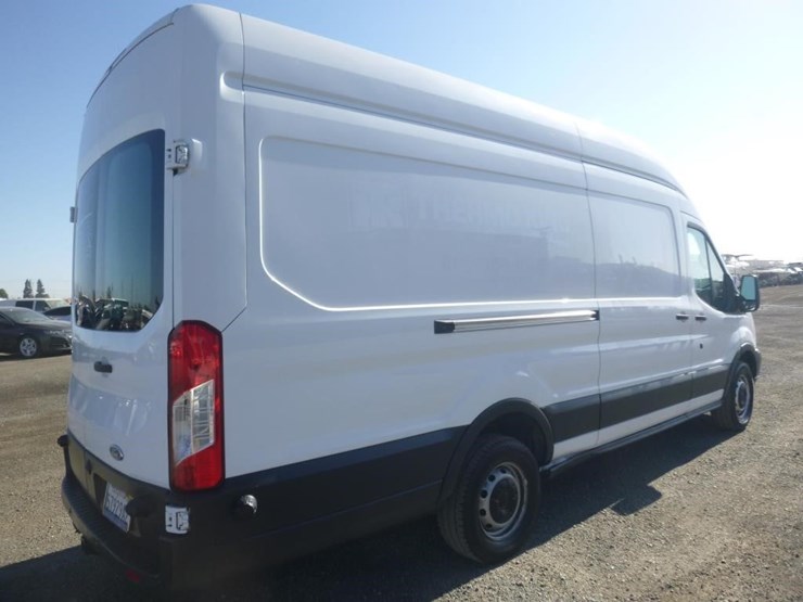 2017-ford-transit-image-3