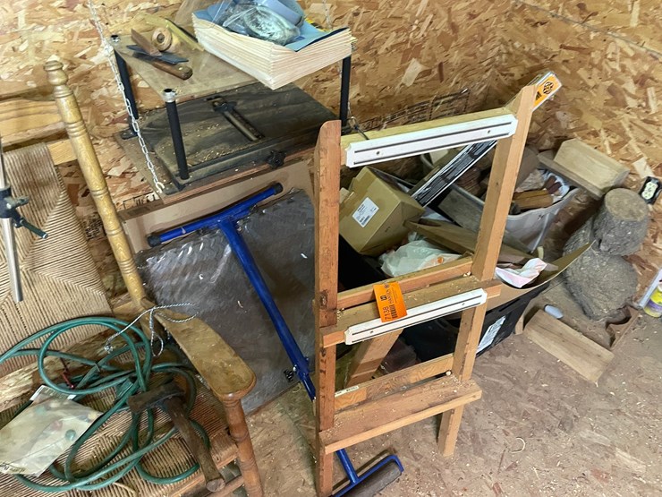 #7138-•-contents-of-wall-image-5